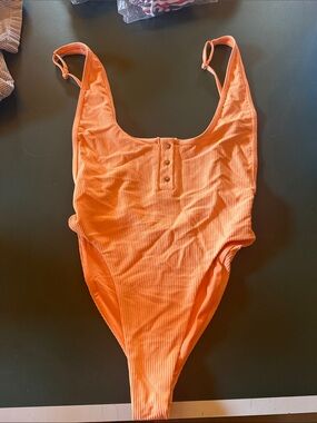 Frankie’s bikinis one piece Daphne